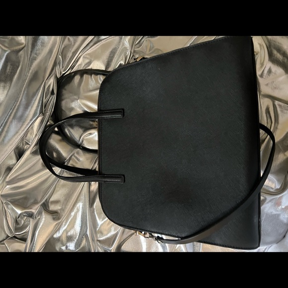 Keeping KATE SPADE - Picture 6 of 6